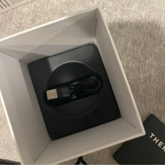 NWT Theragun Wave Solo - Picture 3 of 3